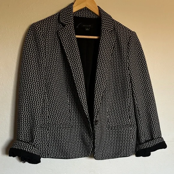 Ann Taylor Newbury Women's Blazer Women's in Geo Black & White US Size 10 - Picture 4 of 11